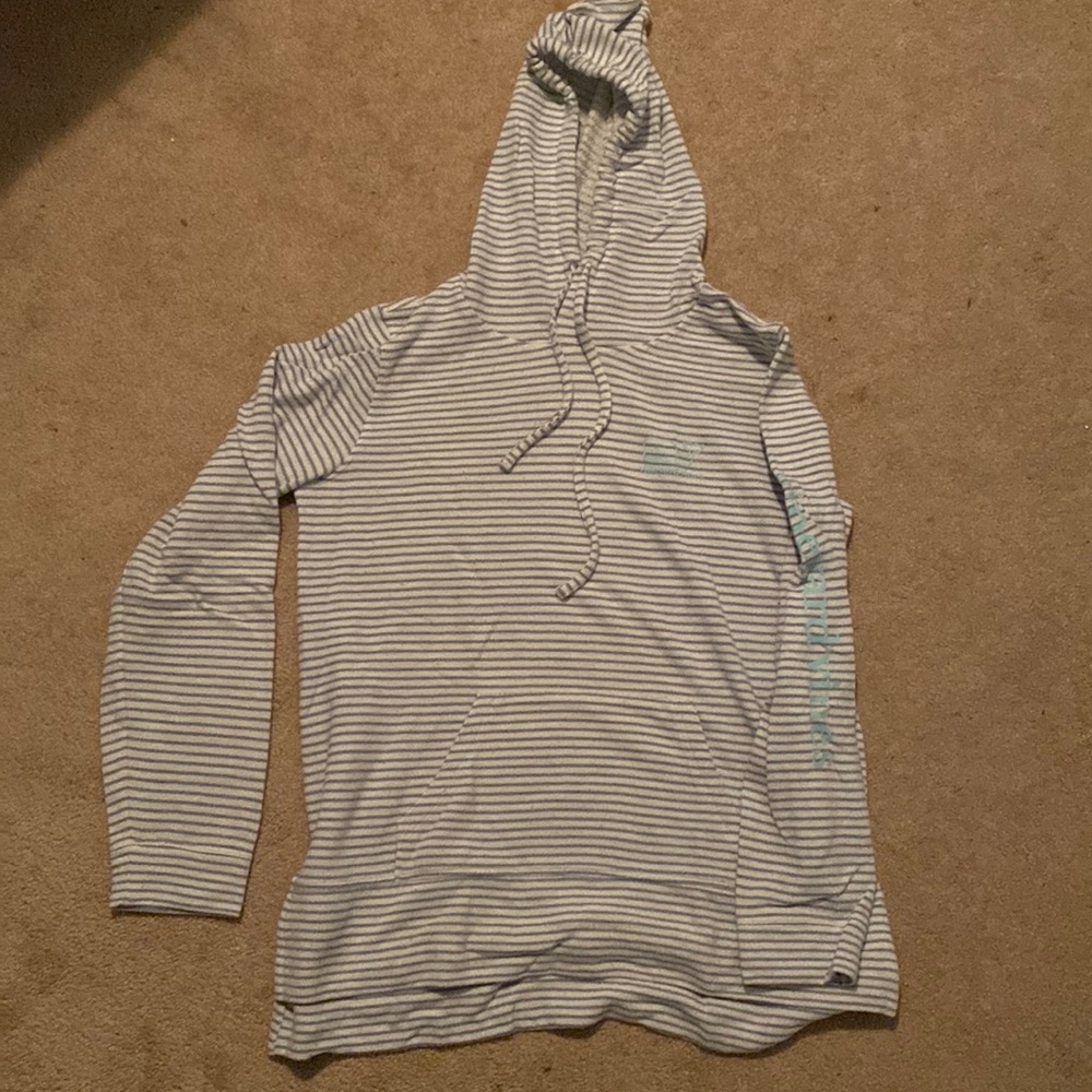 Vineyard Vines sweatshirt